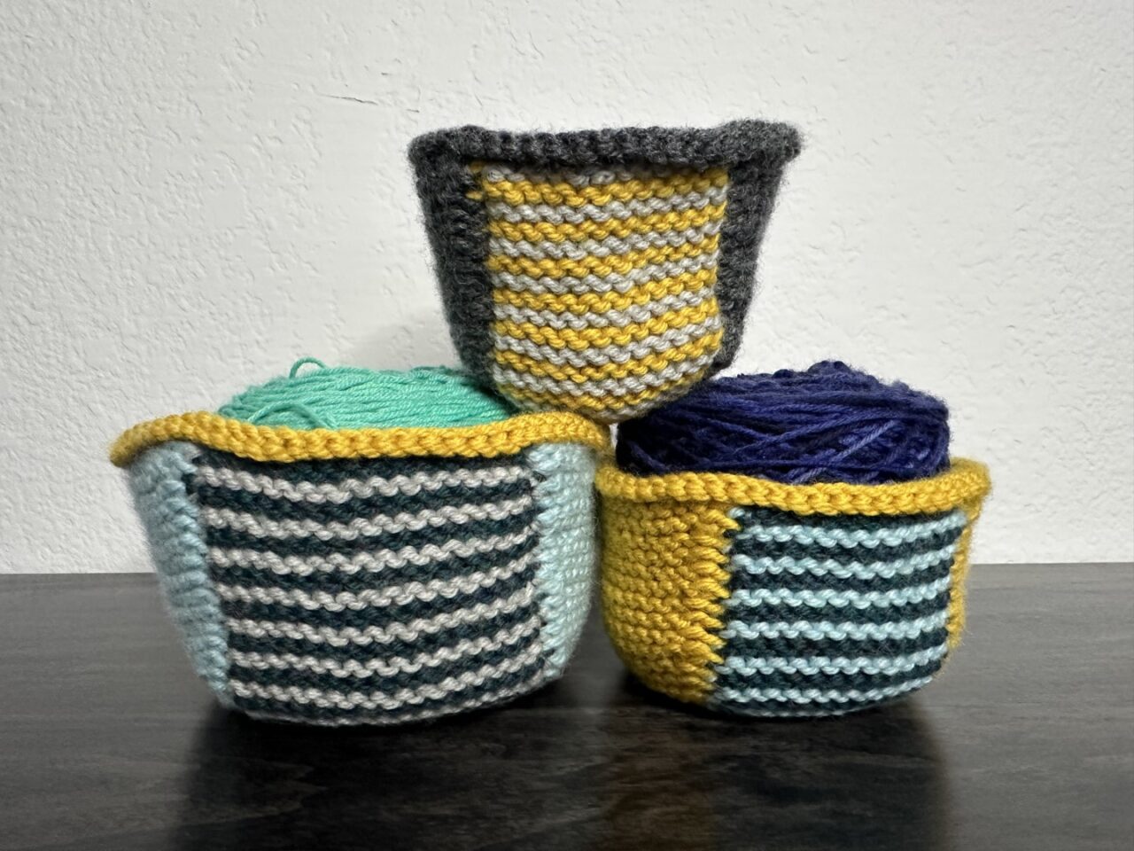 MODULAR KNIT BOWL