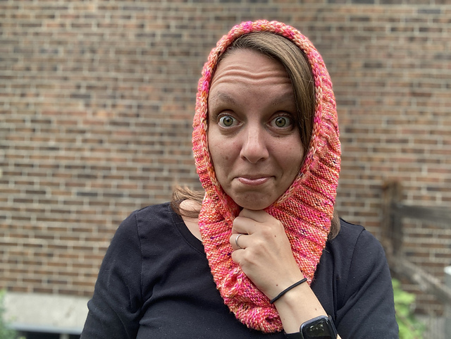 AIR HUGS COWL