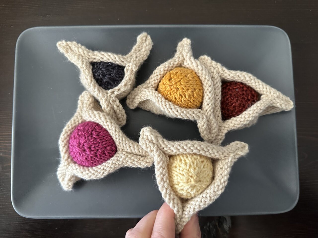 KNIT HAMANTASCHEN